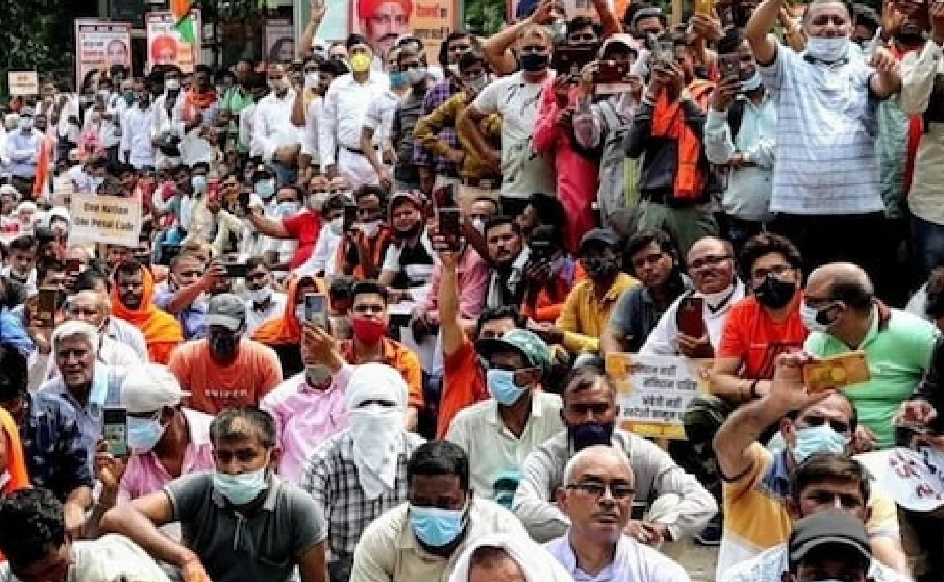 मोतिहारी में इलाज के दौरान मरीज की मौत, मृतक के परिजनों ने नर्सिंग होम में जमकर काटा बवाल