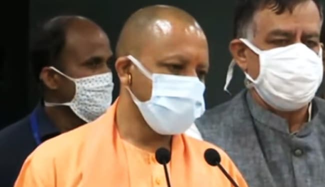 10 साल से कम उम्र के बच्चों के माता-पिता को कोरोना संक्रमण की तीसरी लहर से पहले दी जायेगी वैक्सीन : योगी आदित्यनाथ