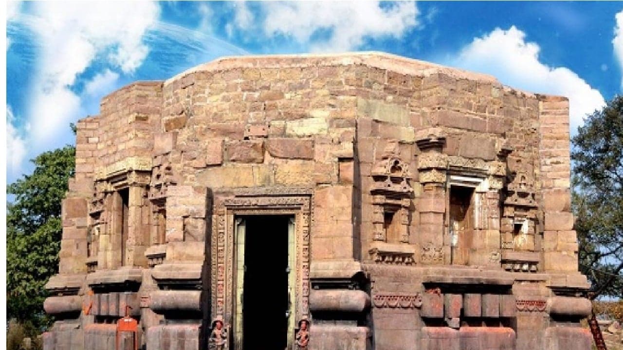 बिहार के इस मंदिर में दी जाती है रक्तविहीन बलि, तीन बार बदलता है शिवलिंग का रंग, विदेशों से देखने आते हैं भक्त