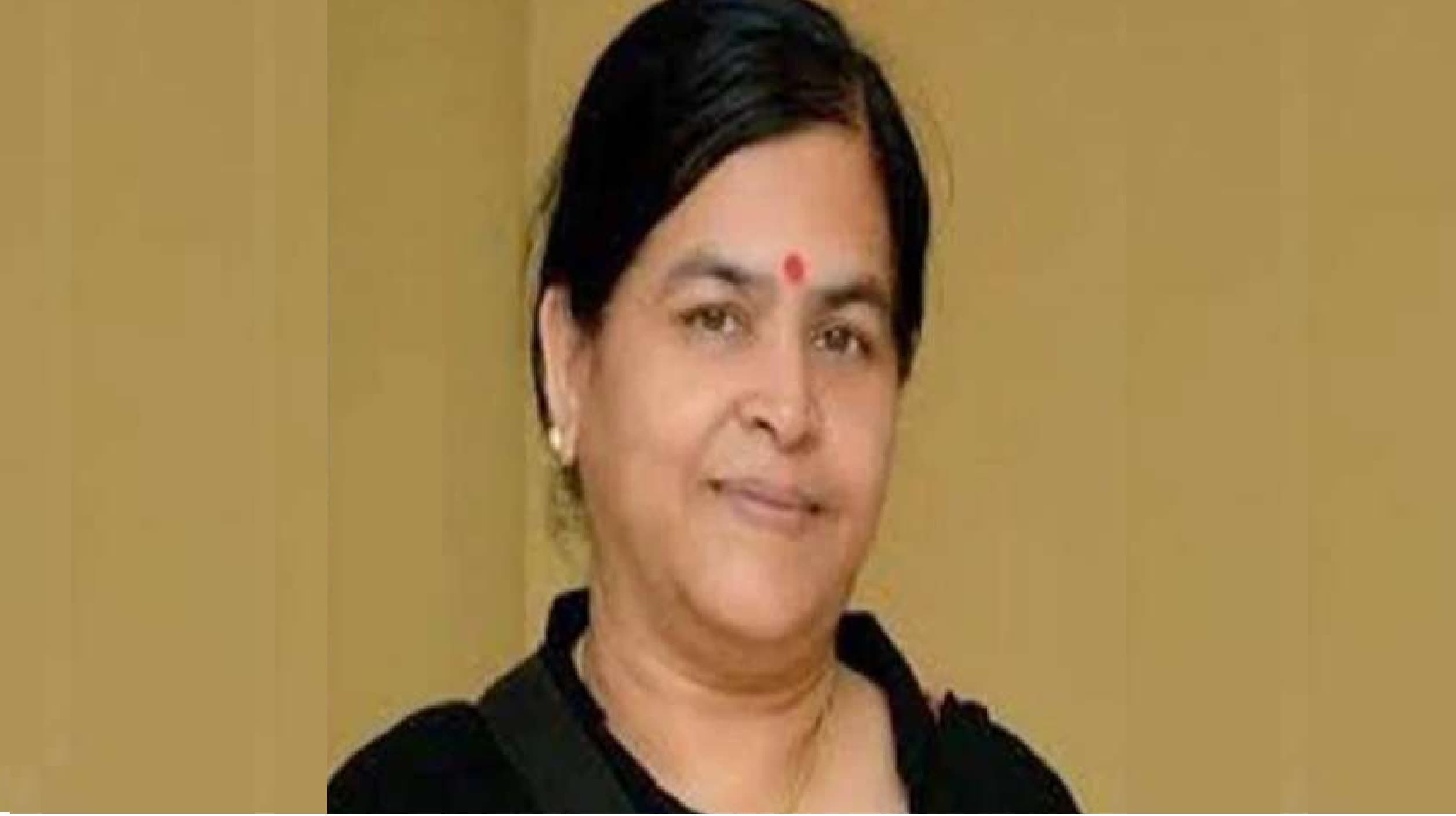 अब मंत्री के साथ सेल्फी के लिए देने होंगे 100 रुपये, गुलदस्ते की जगह मांगी किताबें