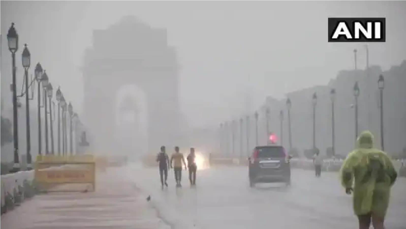 दिल्ली में झमाझम बारिश ने मौसम किया सुहाना, जानें दिल्ली में कब दस्तक देगा मानसून