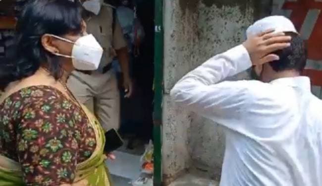 मध्य प्रदेश में फुटवियर दुकानदार को एडीएम ने मारा थप्पड़, वीडियो वायरल