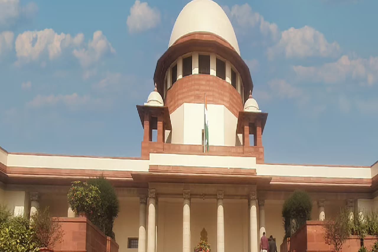 कोरोना संक्रमण से मारे गये लोगों के परिजनों को क्या 4 लाख रुपये देगी सरकार,सुप्रीम कोर्ट ने मांगा जवाब