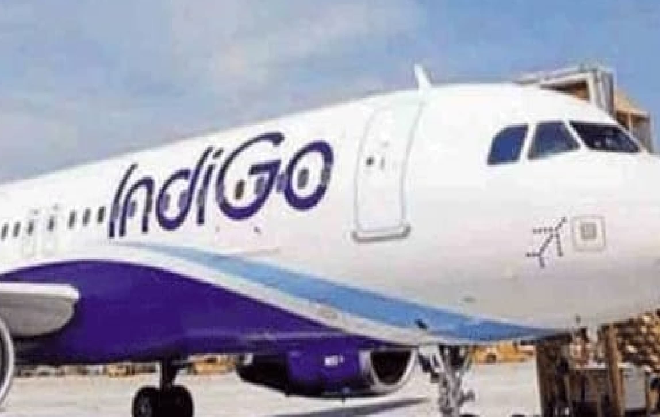 टेक ऑफ से पहले यात्री बोला- मैं कोरोना पॉजिटिव हूं, Indigo की फ्लाइट में मचा हड़कंप