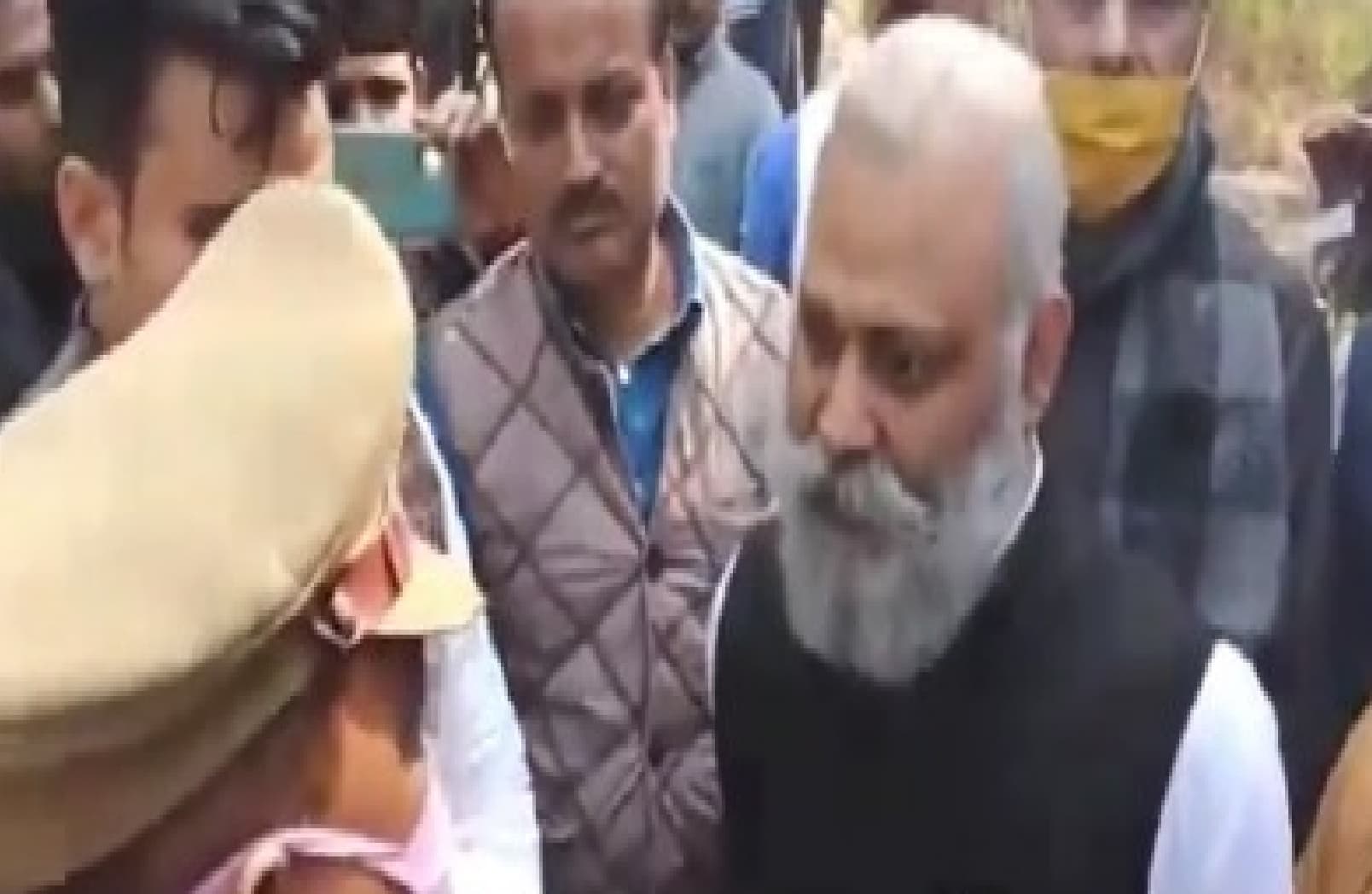 Bhojpuri: मुंबई से चोरी-चुपके हाजीपुर सिविल कोर्ट पहुंची अक्षरा सिंह, मिली खुशखबरी.. जानें क्या है मामला