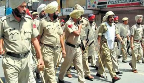 Punjab Lockdown: पंजाब में पुलिस टीम पर हमला, एएसआई का हाथ कटा, सात गिरफ्तार