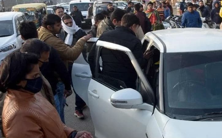 सुप्रीम कोर्ट ने Telco वर्कर्स यूनियन चुनाव में नहीं दिया स्टे, कहा- लोअर कोर्ट में करें रिव्यू फाइल सुप्रीम कोर्ट ने Telco वर्कर्स यूनियन चुनाव में नहीं दिया स्टे, कहा- लोअर कोर्ट में करें रिव्यू फाइल