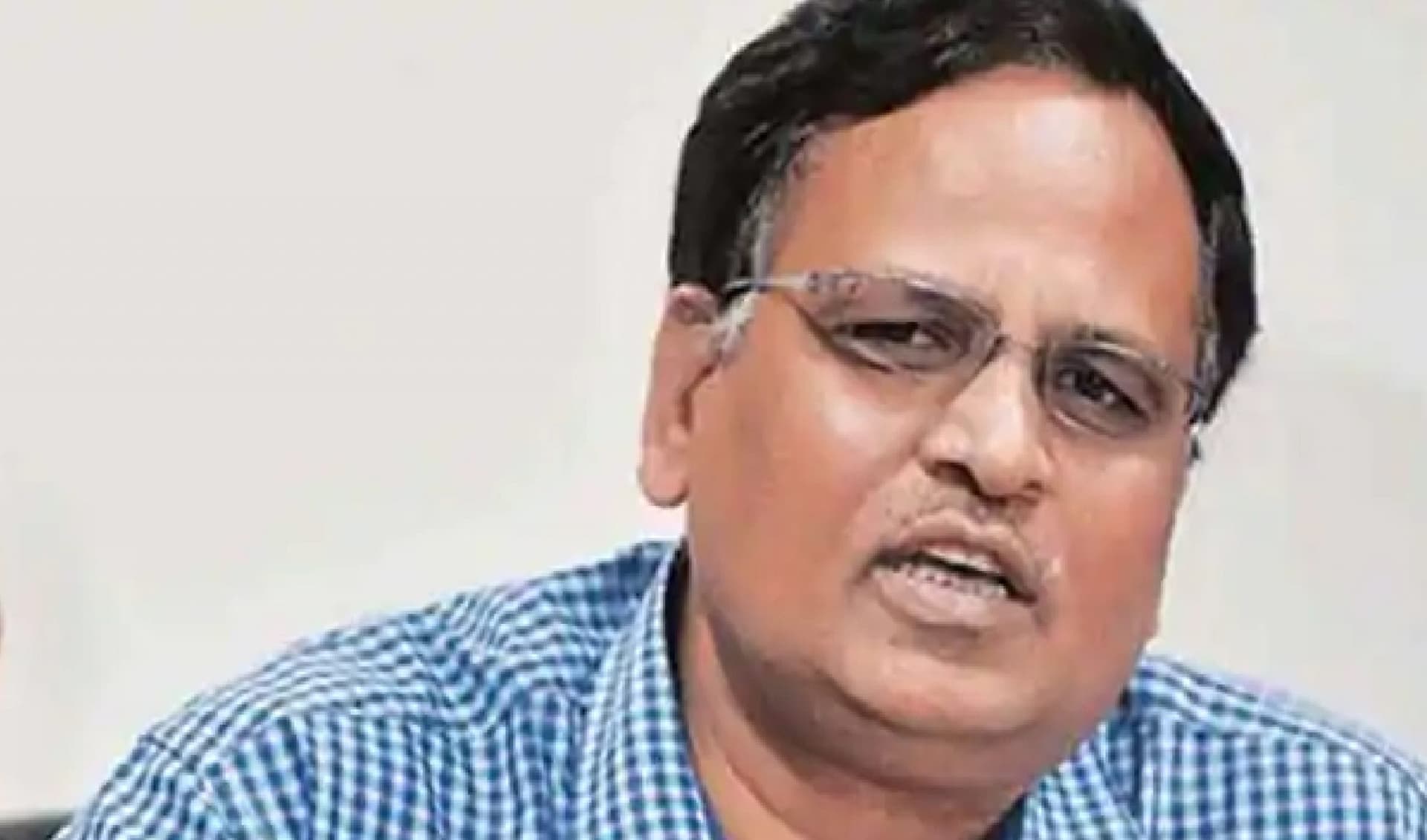 सत्येंद्र जैन की मुश्किलें बढ़ीं, मनी लाउंडरिंग केस में ईडी ने अब पत्नी को किया तलब