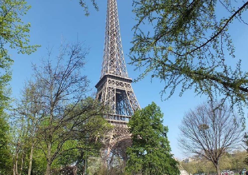 धमाके जैसी आवाज से डरा पेरिस, जानें क्यों और कैसे आयी आवाज