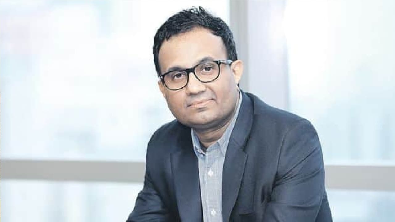 फेसबुक इंडिया के प्रमुख अजीत मोहन संसदीय समिति के समक्ष पेश हुए, दो घंटे चली पूछताछ