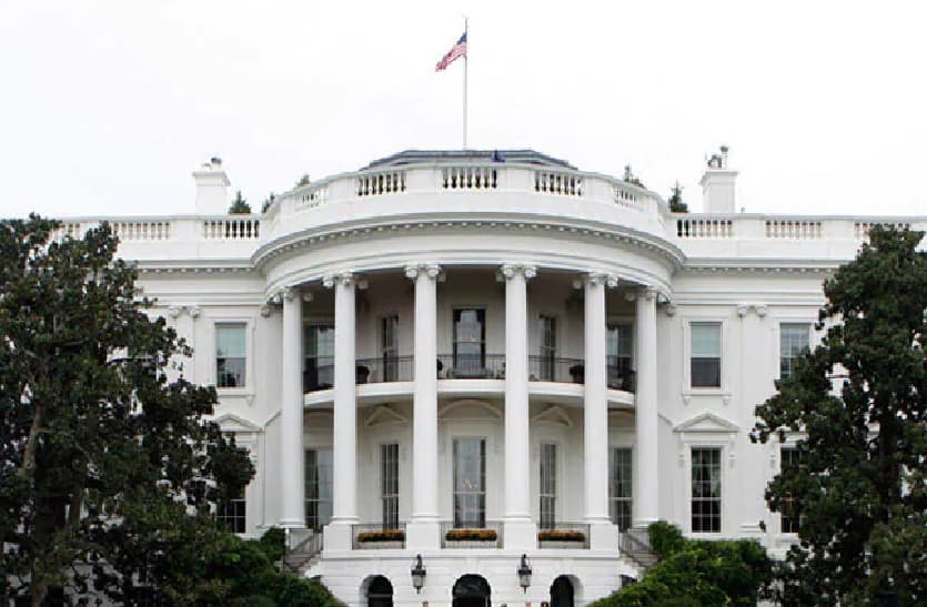 सत्ता के गलियारे के जटिल पेच