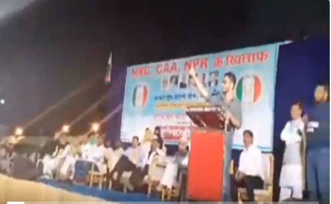 दिल्ली हिंसा : क्या दंगे की प्लानिंग पहले से तय थी? बीजेपी नेताओं ने शेयर किया 'जेएनयू छात्र' का वीडियो