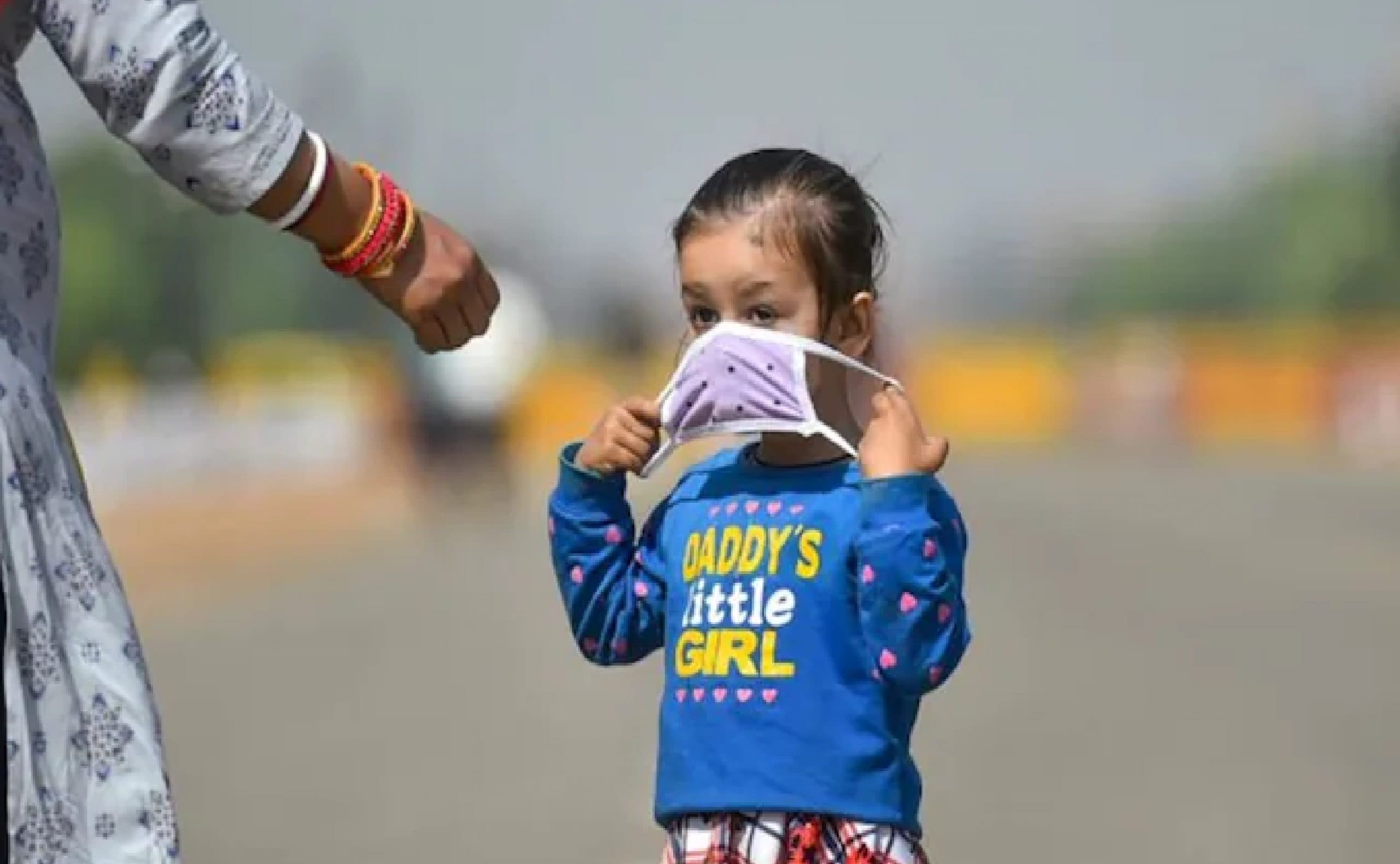 Corona Third Wave : कोरोना की तीसरी लहर जल्द ! बीमार पड़ रहे हैं बच्चे,इन देशों में बढ़ गये मामले, जानें लक्षण