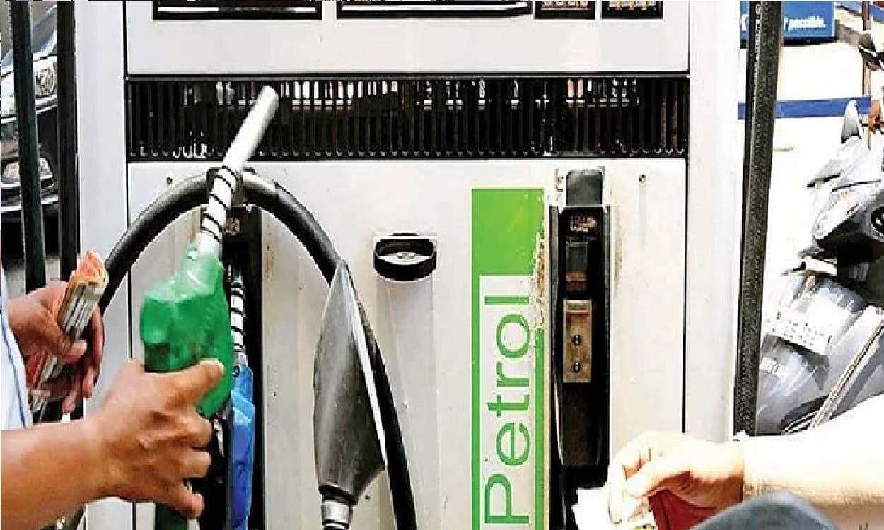 Petrol-Diesel Price Today:  कई राज्यों में कम हुई पेट्रोल डीजल की कीमत, जानें आपके शहर में क्या है भाव