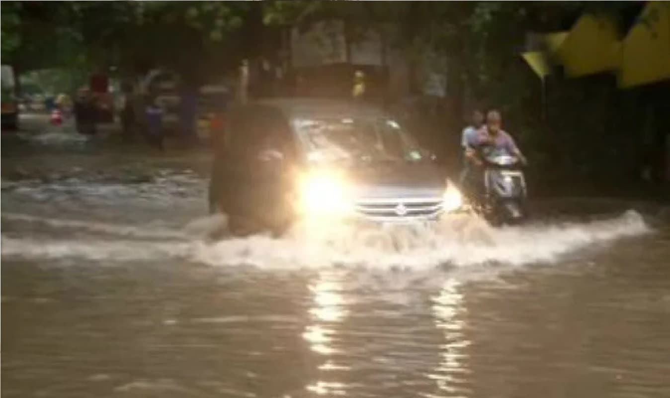 Chennai Rain: चेन्नई में भारी बारिश कई इलाकों में भरा पानी, इन राज्यों में जारी किया अलर्ट