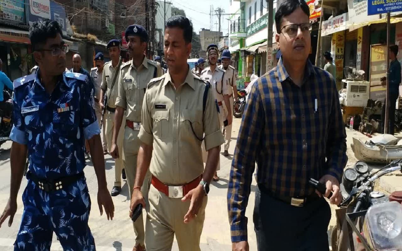 महिला को जबरन लगाया रंग तो महिला जवान करेगी कार्रवाई, रांची में 1500 अधिक बल तैनात, निकाला फ्लैग मार्च