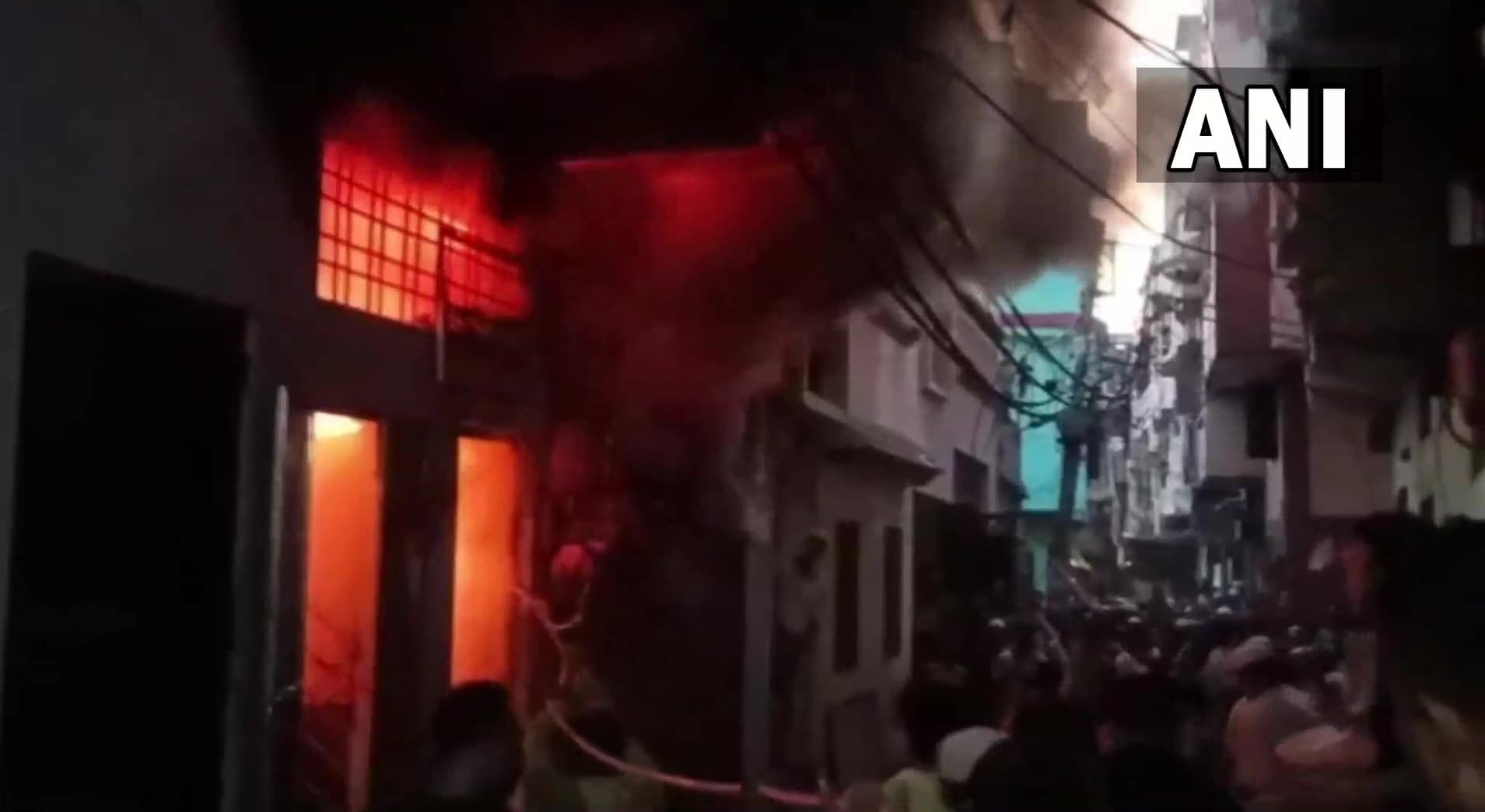 Moradabad News: मुरादाबाद में चार मंजिला मकान में लगी भीषण आग, सास-बहू समेत पांच की जलकर दर्दनाक मौत