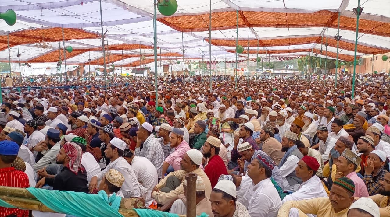 Bareilly: उर्स में मुफ्ती बोले- मदरसों को निशाना न बनाए सरकार, बच्चों को सोशल मीडिया से दूर रखने की सलाह