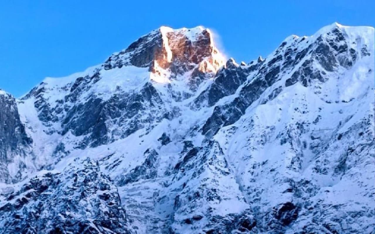 उत्तरकाशी के हिमस्खलन में 16 लोगों की गई जान, राहत-बचाव में जुटी J&K के ऑल्टिट्यूड वायफेयर स्कूल की टीम