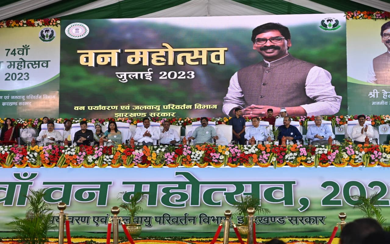 झारखंड के शहरी क्षेत्र में पेड़ लगाएं, 5 यूनिट बिजली फ्री पाएं, राज्य में लगाये जाएंगे 2 करोड़ से अधिक पौधे