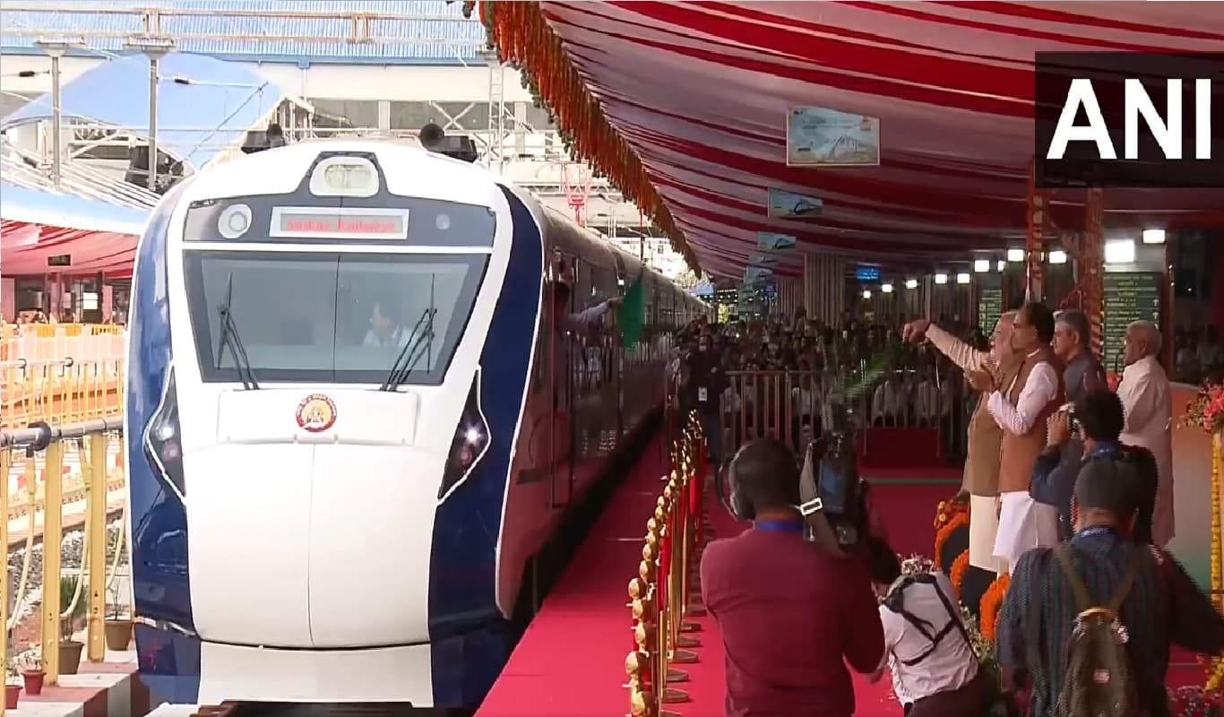 Vande Bharat Train: कई सुविधाओं से लैस है देश की 11वीं वंदे भारत ट्रेन, पीएम मोदी ने MP से किया रवाना