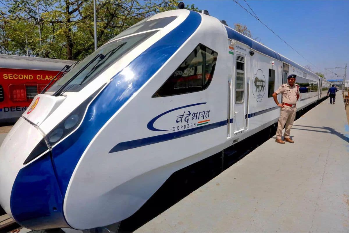 Vande Bharat Express:उद्घाटन यात्रा में पटना-हावड़ा वंदे भारत एक्सप्रेस 18 स्टेशनों पर रुकेगी होगा भव्य स्वागत
