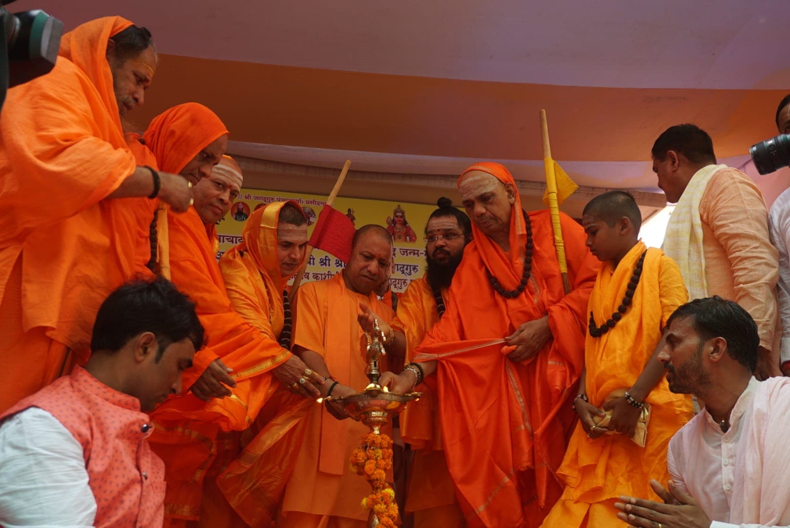 Varanasi: जानें जंगमबाड़ी मठ की खूबी जहां पहुंचे CM योगी, बोले- अयोध्या में हर संप्रदाय को देंगे जमीन