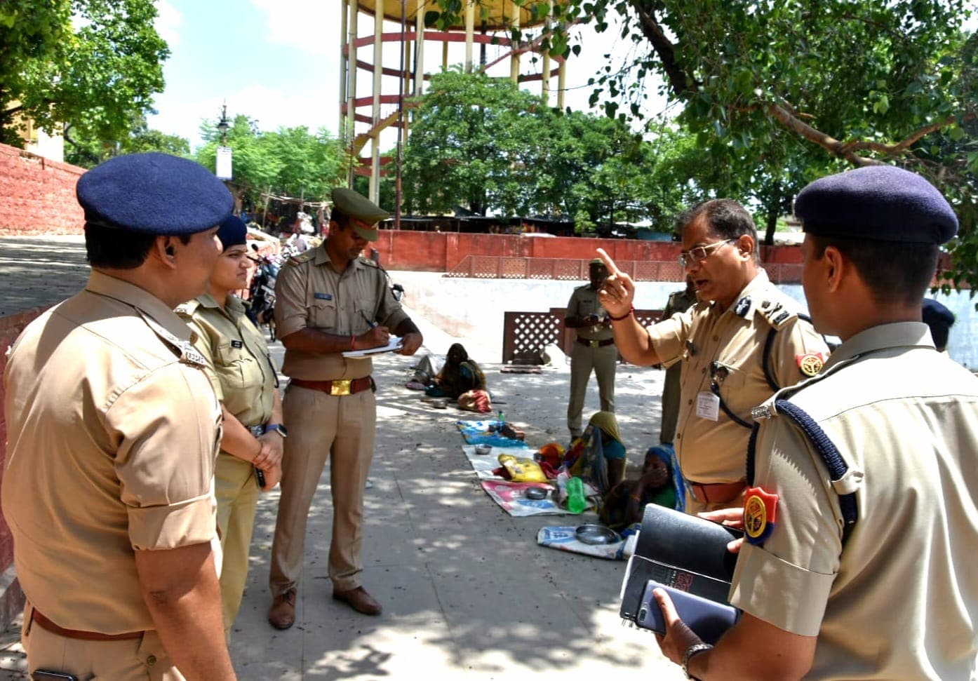 काशी में सावन में श्रद्धालुओं की भीड़ देख भारी वाहनों का एंंट्री पर रोक, रोडवेज और निजी बसों का बदला रूट