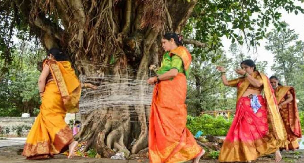 Vat Savitri Vrat 2023: इस वर्ष शोभन योग में सुहागिन करेंगी वट सावित्री का व्रत, जानें पूजा का शुभ मुहूर्त