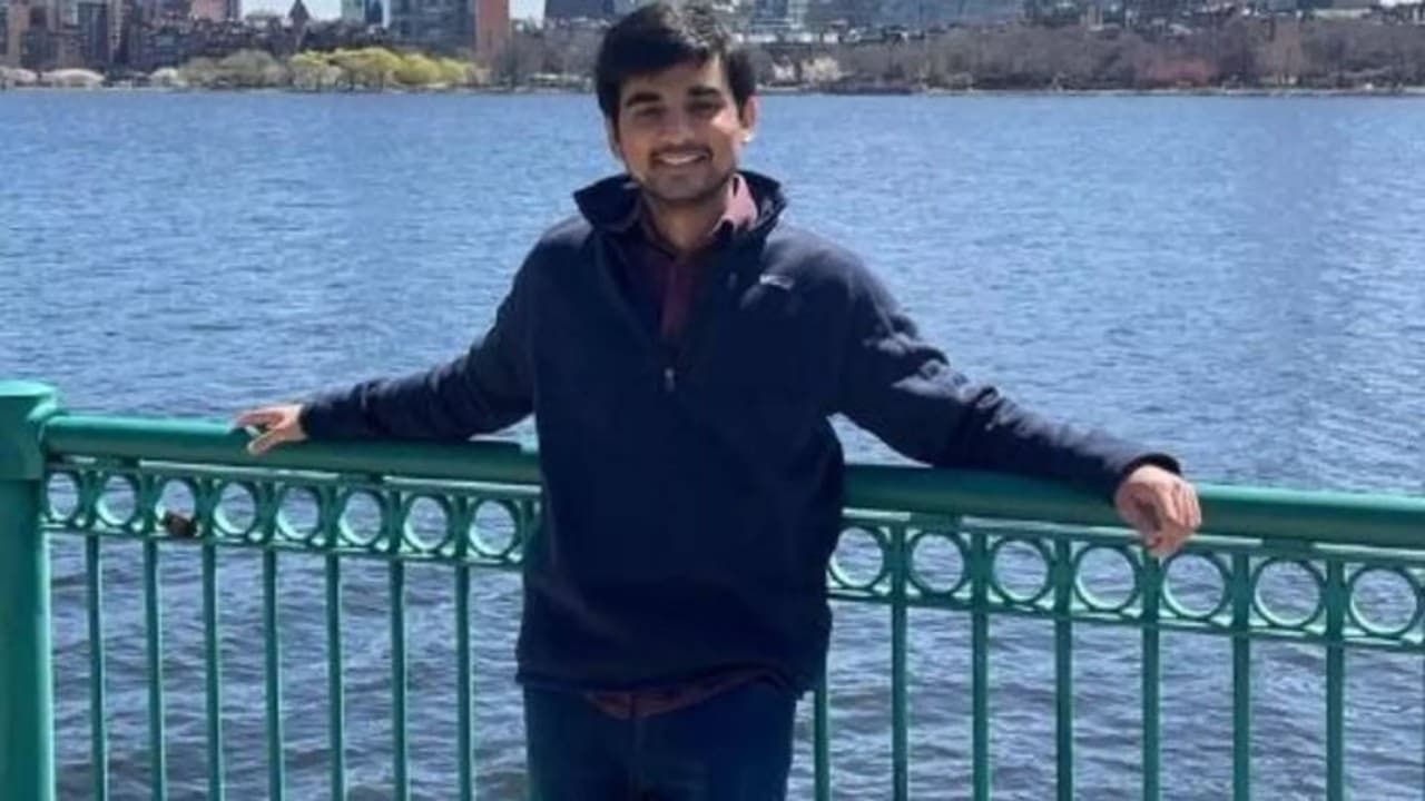 विश्व बैंक में नौकरी पाने के लिए DU के इस 23 साल के युवक ने 'तरद्दु्दों' किया सामना, क्या आप जानते हैं?