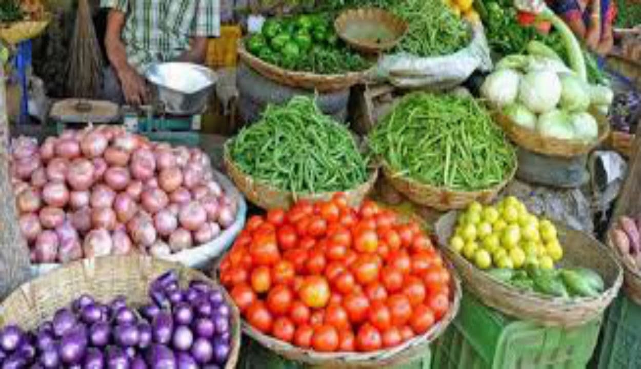 Vegetables price hike : फेस्टिव सीजन में बेकाबू हुई महंगाई, सरकार की कोशिशों के बावजूद बाजार में धमाल मचा रही हैं सब्जियां