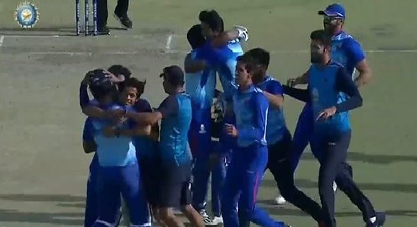 Vijay Hazare Trophy 2021 : उत्तर प्रदेश को हराकर मुंबई चौथी बार बना चैंपियन, चमके पृथ्वी-तारे