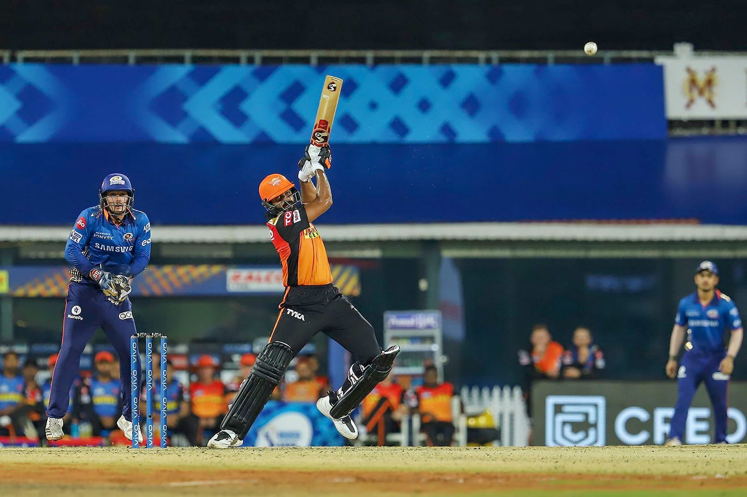 MI vs SRH Match Review : 'शंकर' भी नहीं बदल पाये हैदराबाद का भाग्य, लगातार तीन हार से सनराइजर्स पस्त