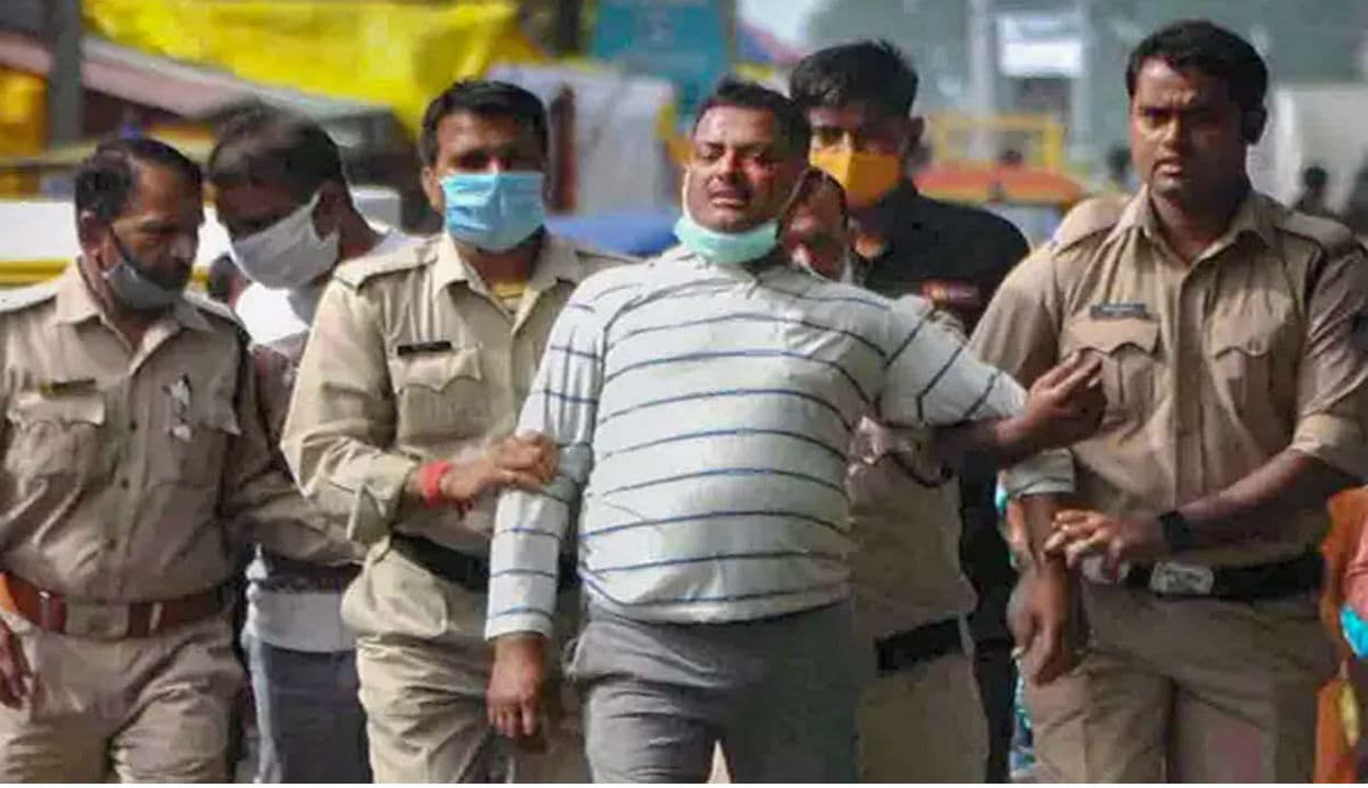 Kanpur News: गैंगेस्टर विकास दुबे के रायफल रिन्यूवल का फाइल गायब, डीएम ने दिए जांच के आदेश