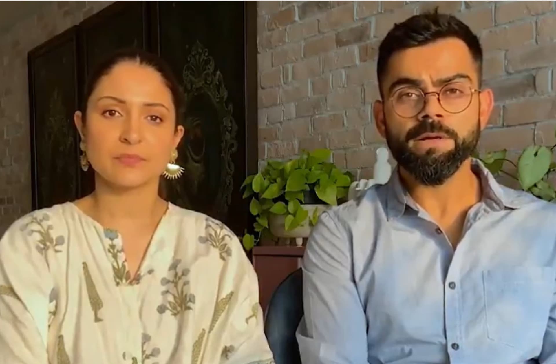 विराट और अनुष्का ने कोरोना के खिलाफ जंग में रचा इतिहास, 5 दिन में जुटाये 11 करोड़ रुपये विराट और अनुष्का ने कोरोना के खिलाफ जंग में रचा इतिहास, 5 दिन में जुटाये 11 करोड़ रुपये