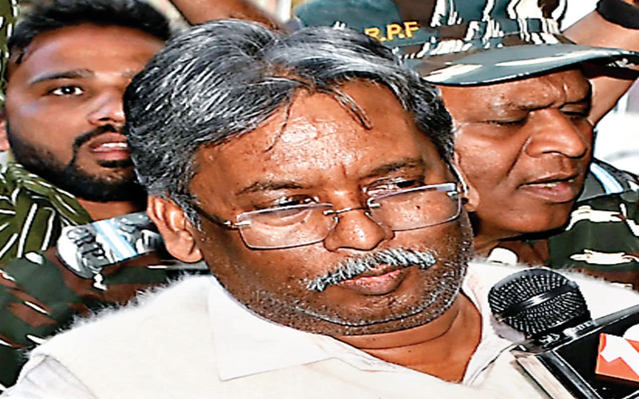 बीरेंद्र राम के परिवार के सदस्यों ने काली कमाई को वैध बताने के लिए बेची सब्जियां, बेटों ने पढ़ाया ट्यूशन