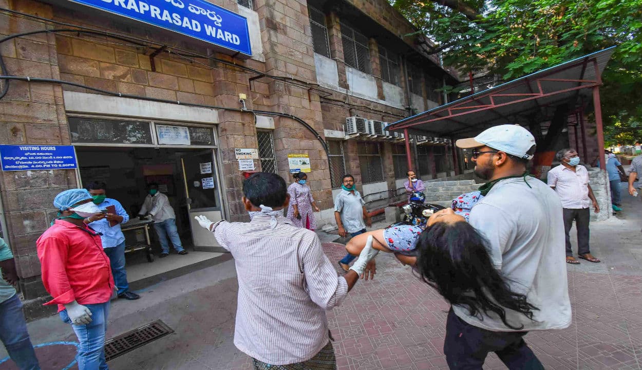 विशाखापत्तनम के दिल दहला देने वाले मंजर ने 1984 के भोपाल गैस त्रासदी की भयावह यादें ताजा कीं