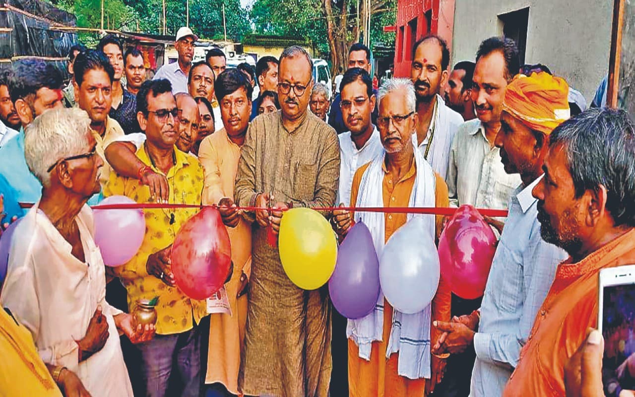 Jharkhand : बोकारो में जगह-जगह पूजे गये विश्वकर्मा