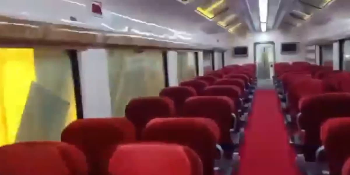 Indian Railways : सफर में पैसेंजरों को हाईटेक फैसिलिटी मुहैया कराएगा रेलवे, यूरोप की ट्रेनों की तरह होगी फिलिंग