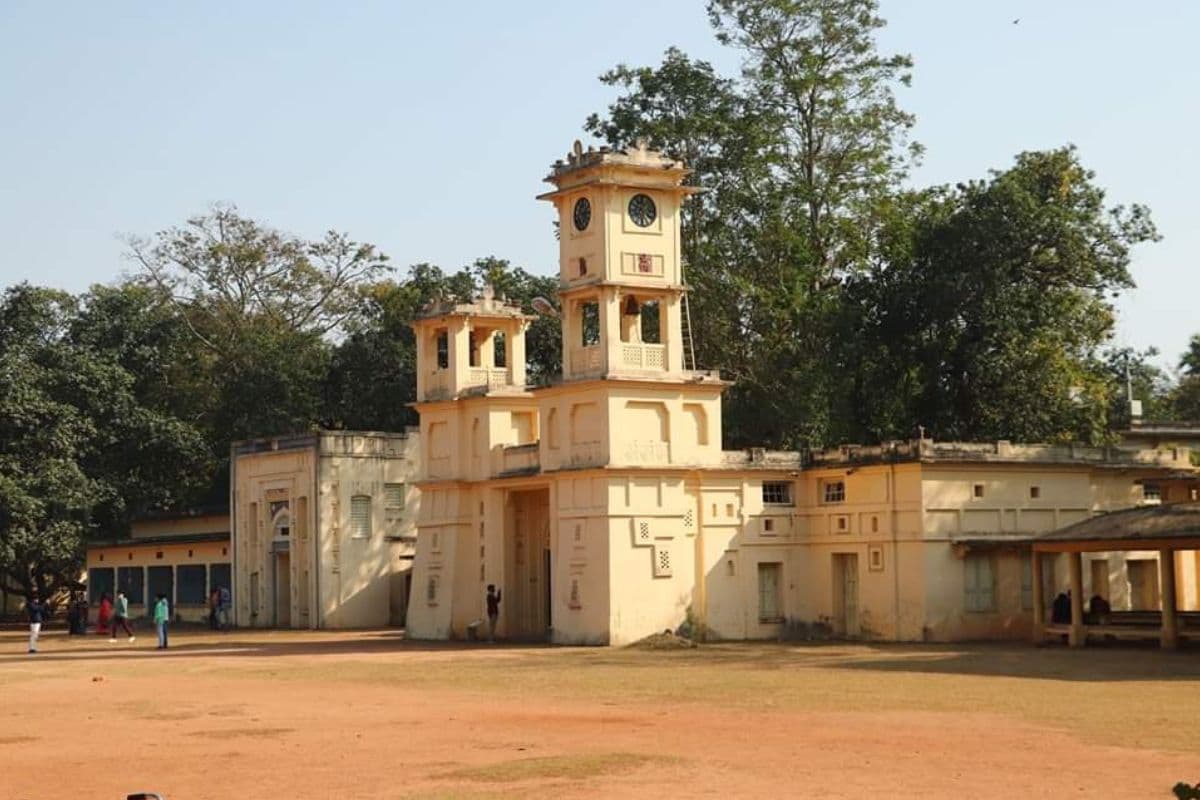 अमर्त्य सेन के समर्थन में सोशल मीडिया पर पोस्ट करने पर छात्र को किया गया निलंबित