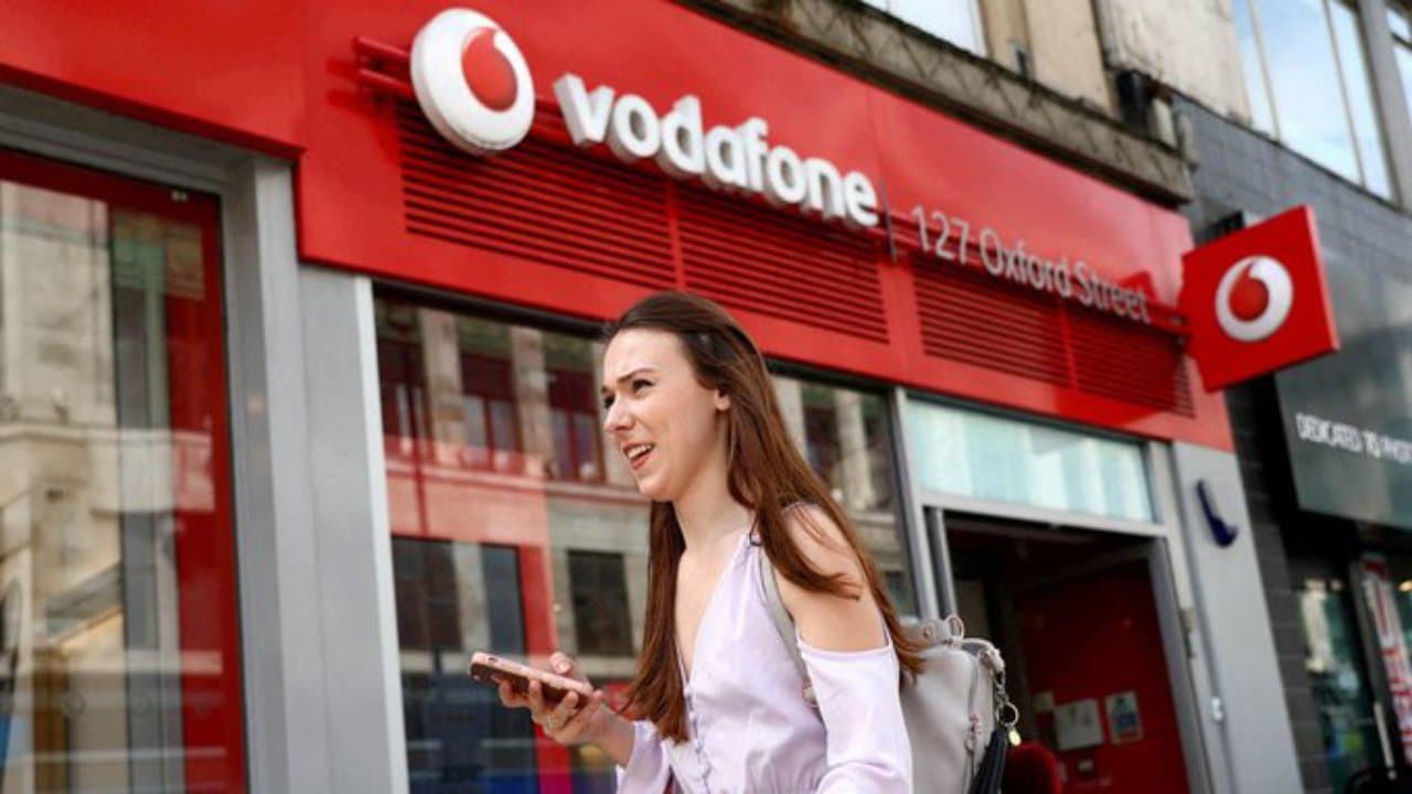 Vodafone Idea FPO: वोडाफोन-आइडिया ने एफपीओ के लिए 11 रुपये प्रति शेयर को दी मंजूरी, जानें लिस्टिंग और अन्य डिटेल