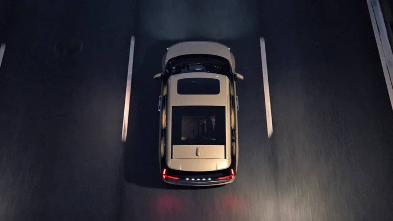 वोल्वो की ईएम90 इलेक्ट्रिक लग्जरी एमपीवी 12 नवंबर को करेगी डेब्यू, टीजर किया गया जारी