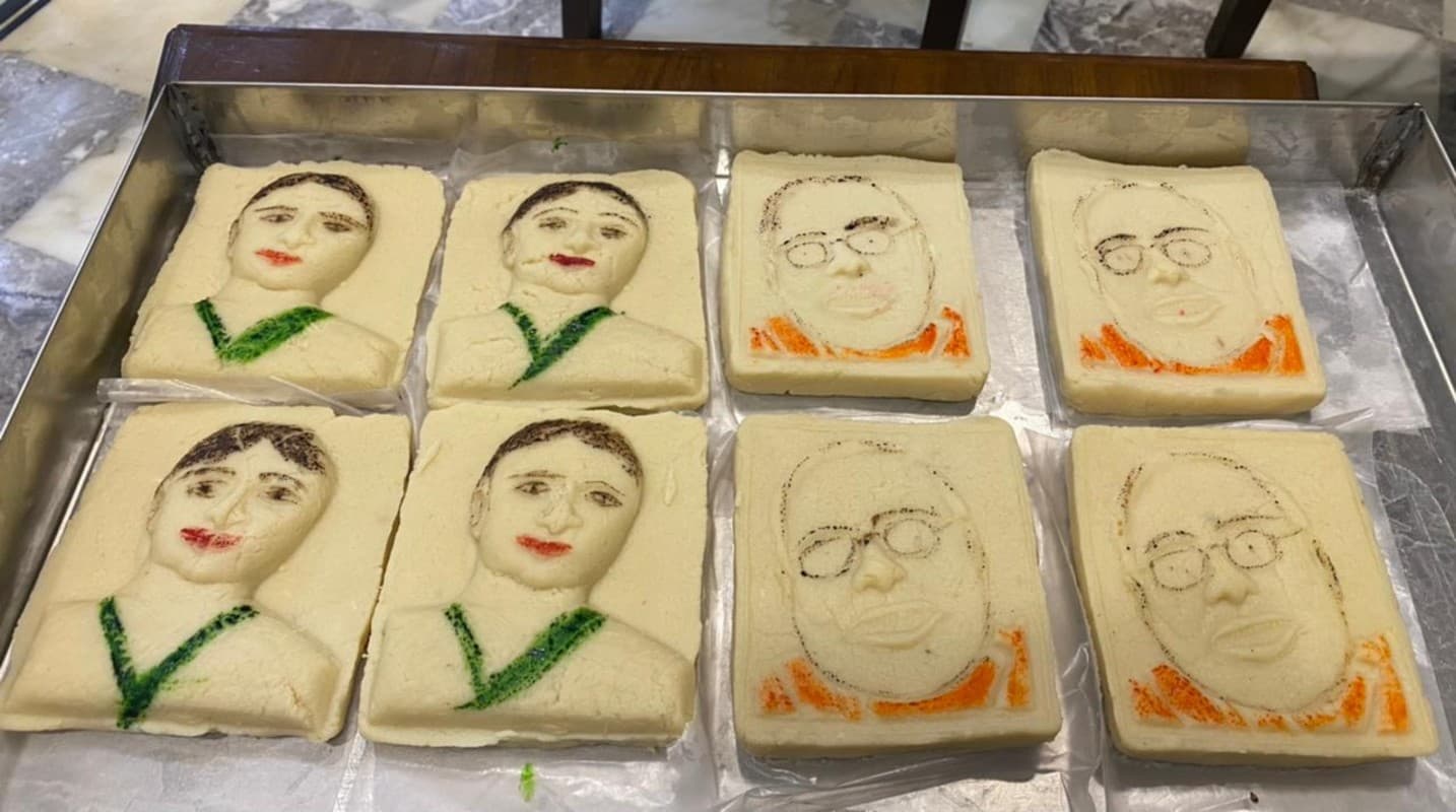 बंगाल में मिठाइयों पर भी चढ़ा चुनाव का रंग, दुकानों तक पहुंची भाजपा-तृणमूल की राजनीतिक लड़ाई