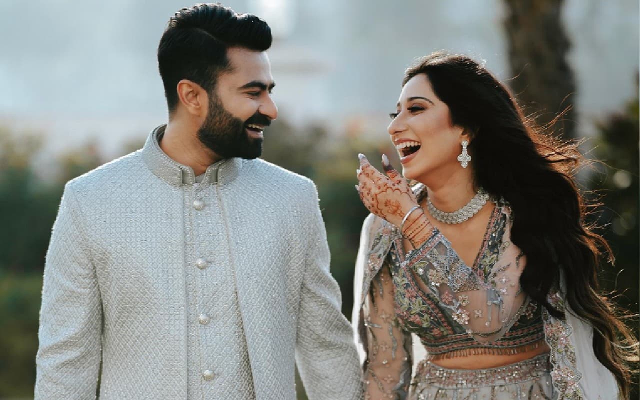 ‘ये रिश्ता क्या कहलाता है’ फेम वरुषिका मेहता ने की सगाई, मंगेतर सौरभ संग शेयर की ये खूबसूरत तस्वीरें