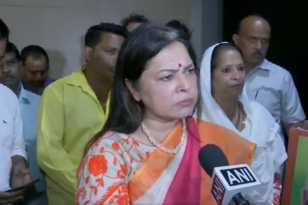 हिंसा पर बोलीं केंद्रीय मंत्री मीनाक्षी लेखी, बंगाल में अराजक स्थिति, नहीं हो रहा कोर्ट के आदेश का सम्मान हिंसा पर बोलीं केंद्रीय मंत्री मीनाक्षी लेखी, बंगाल में अराजक स्थिति, नहीं हो रहा कोर्ट के आदेश का सम्मान