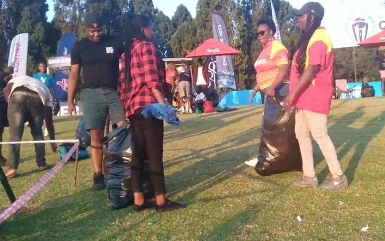 Watch: वर्ल्ड कप क्वालीफायर मैच में जिम्बाब्वे के फैंस ने की स्टेडियम की सफाई, सोशल मीडिया पर वीडियो वायरल