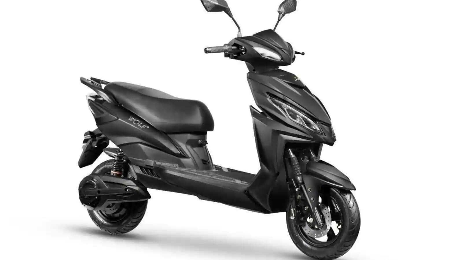 New Launch: मार्केट में आये दो नये इलेक्ट्रिक स्कूटर, हाइटेक फीचर्स के साथ मिलेगी 100km की ड्राइविंग रेंज