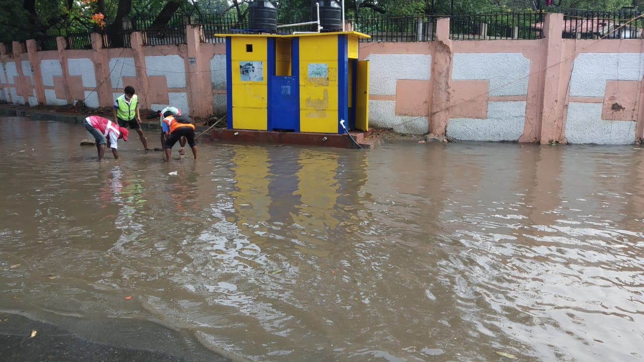 Weather Today: आंधी, मूसलाधार बारिश और वज्रपात से रांची का हुआ ये हाल, इन जिलों के लिए मौसम विभाग ने जारी किया अलर्ट