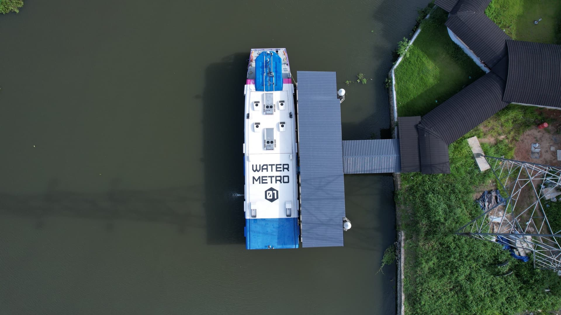 Water Metro: देश के पहले वाटर मेट्रों की क्या है खासियत, जानें रूट और कितना होगा किराया