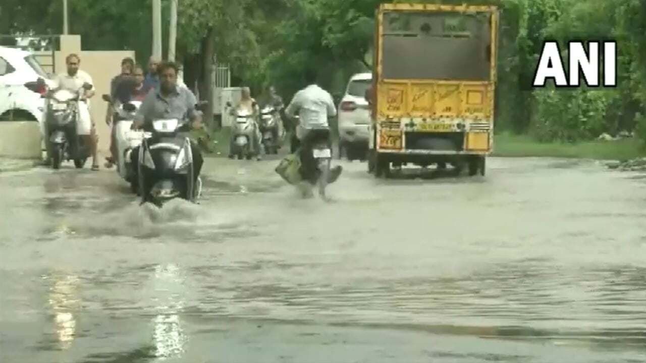 Weather Updates: उत्तराखंड और हिमाचल प्रदेश में आफत की बरसात, IMD  ने जारी किया रेड अलर्ट, स्कूल-कॉलेज बंद